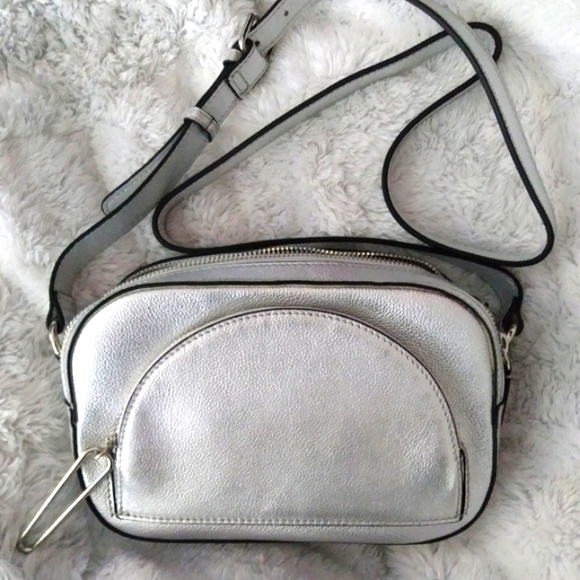 Danielle Nicole Handbags - Danielle Nicole Crossbody Bag